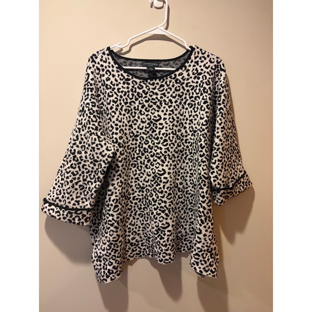 Cynthia Rowley Plus Size 2x Black White Animal Print Cozy Sweater Cuff Sleeves